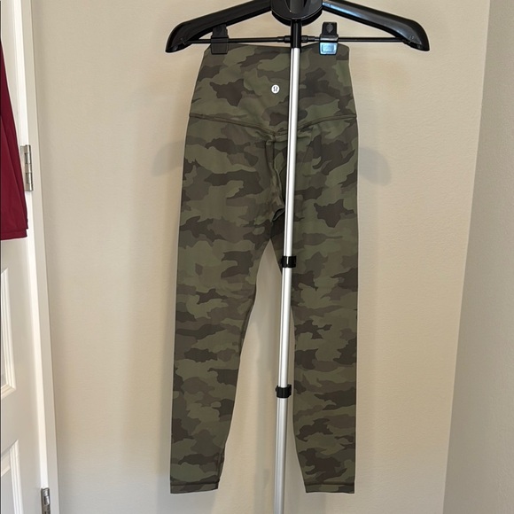 lululemon - Size 4, Align leggings, 25”, Green Camo Leggings - Picture 2 of 3